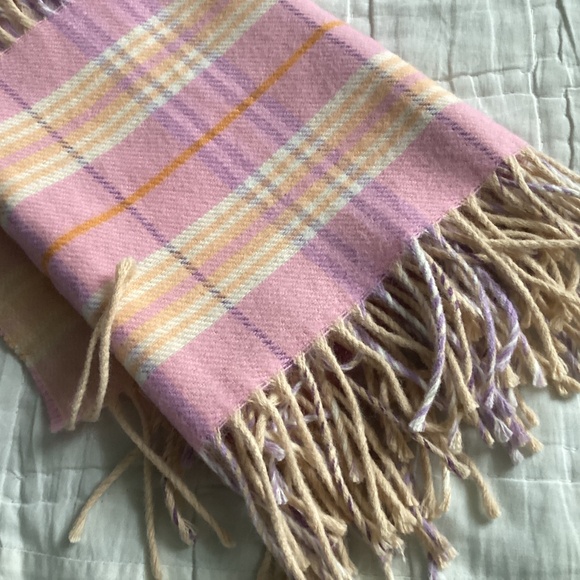 V FRAAS PASTEL PINKS CHECKERED LONG FRINGED SIDES SCARF - Picture 7 of 10